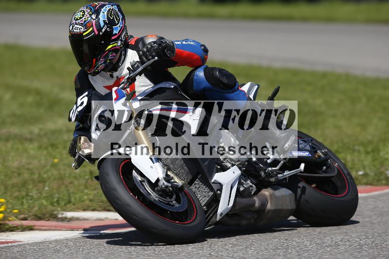 /Archiv-2024/29 12.06.2024 MOTO.CH Track Day ADR/Gruppe rot/25